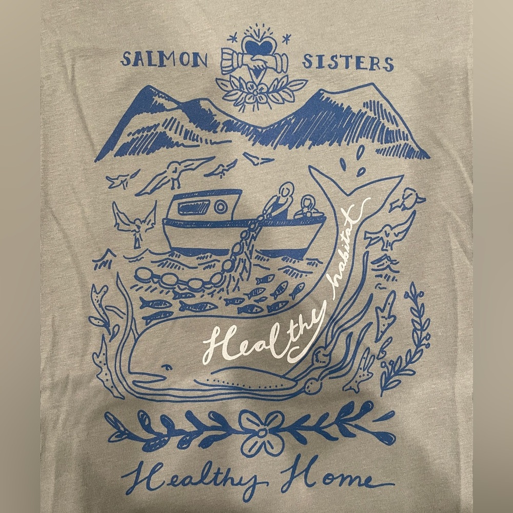 AK Salmon Sisters t-shirt size S